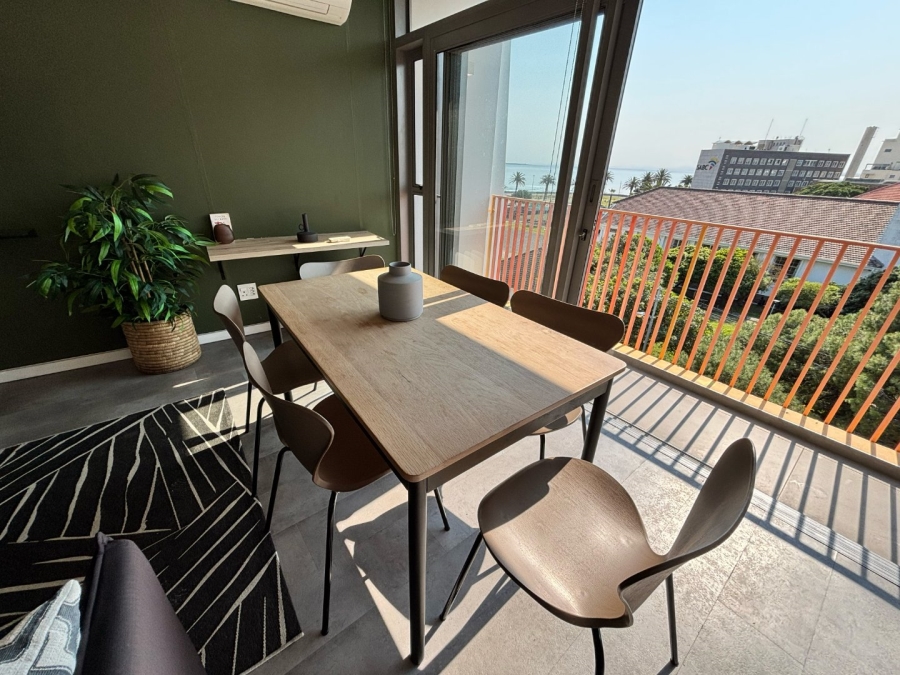 2 Bedroom Property for Sale in Sea Point Western Cape